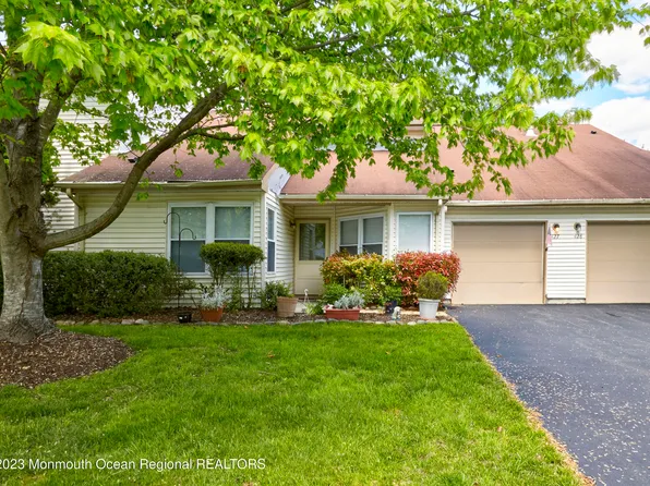 427 Bayberry Court, Englishtown, NJ 07726