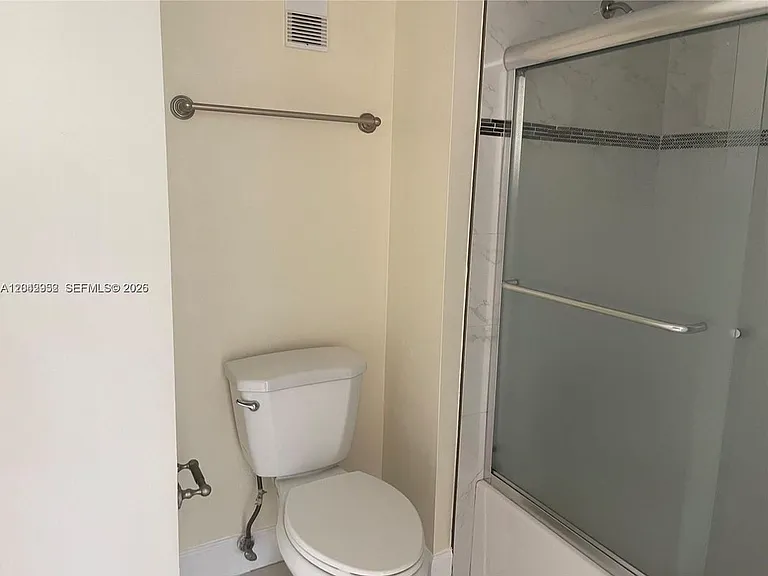 9401 Evergreen Pl #103 — Photo 6
