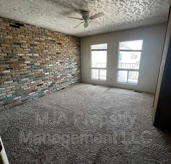 1165 Edgewood Dr #7 — Photo 4