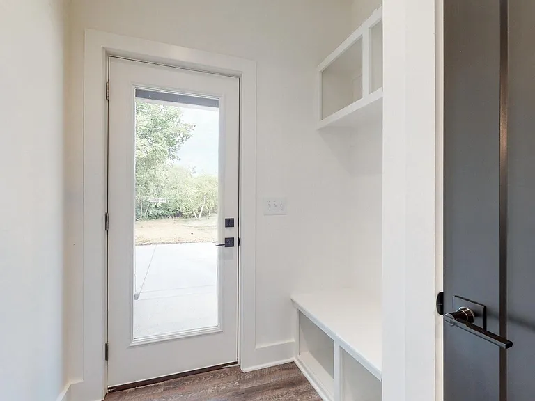 408 Farris Ave — Photo 6