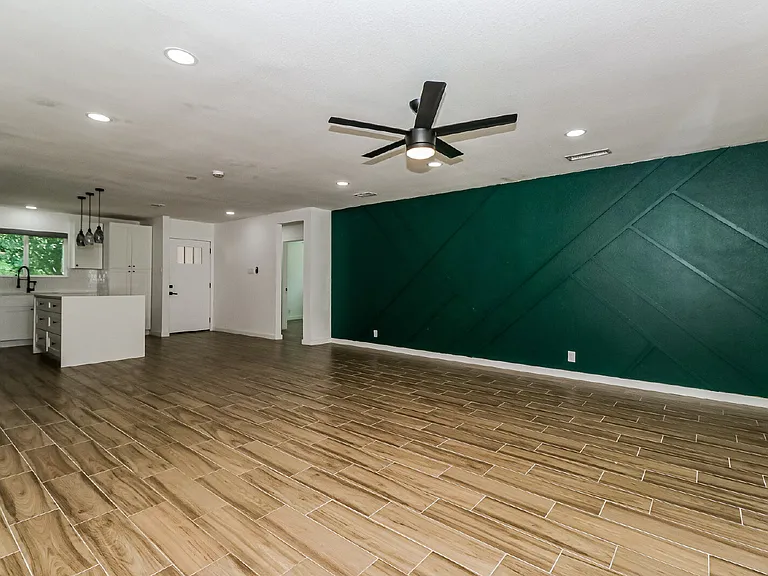 2309 Southern Oaks Dr — Photo 7