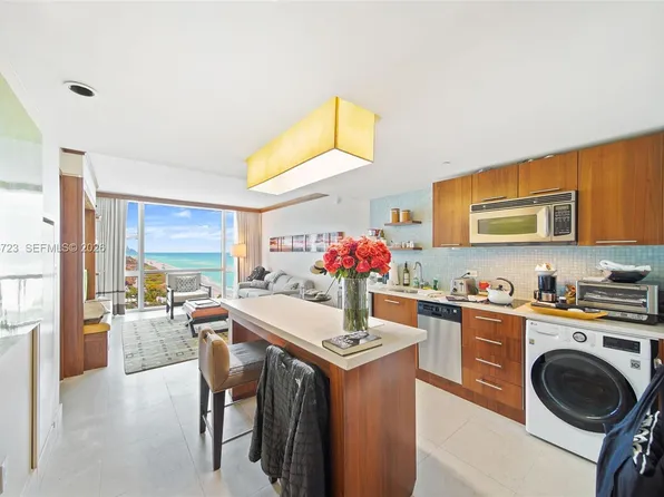 6801 Collins Ave #1015, Miami Beach, FL 33141