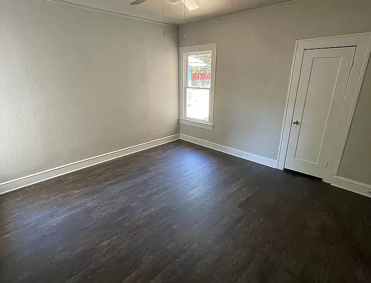 1521 Pine Ave — Photo 6