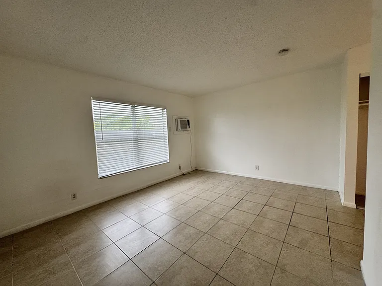6000 NW 7th St #16 — Photo 10