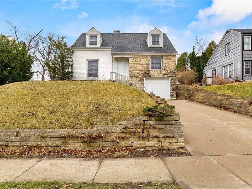 2047 B Ave NE, Cedar Rapids, IA 52402 Zillow