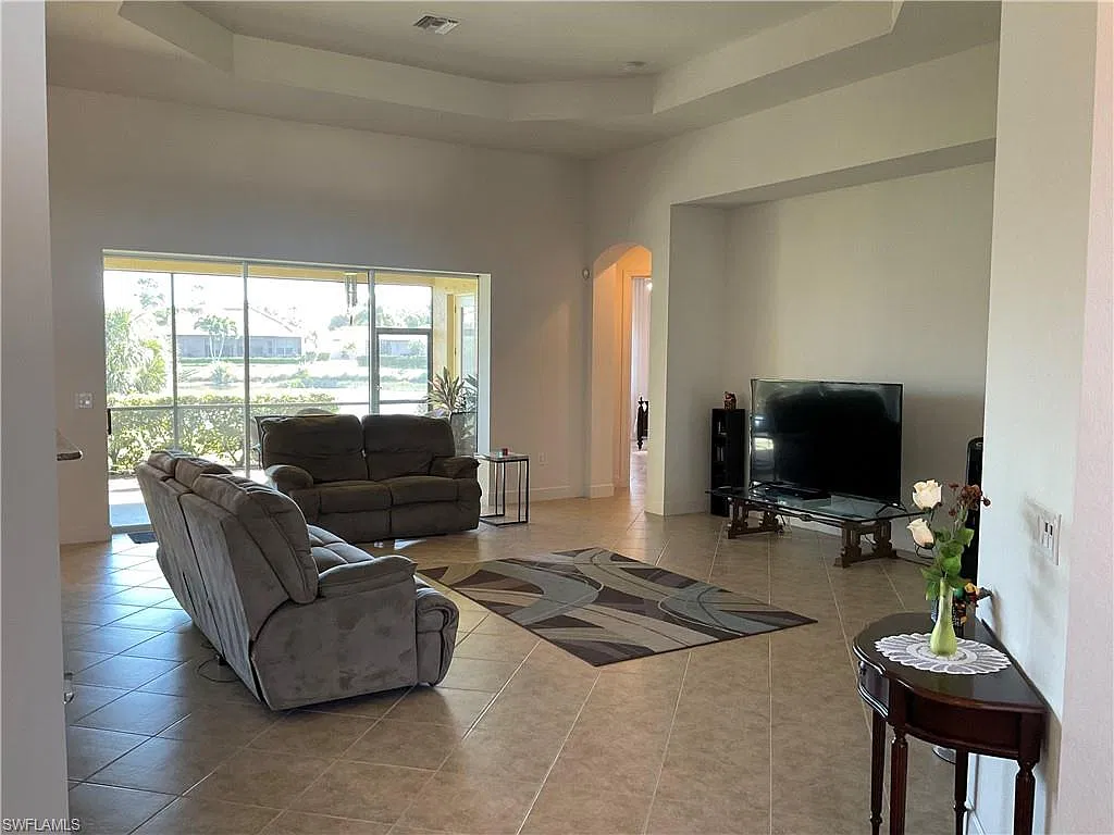 3 bed, 3.5 bath, 2162 sqft, $6,500 — Photo 4