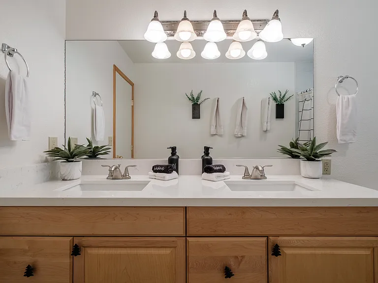 14296 Glacier View Dr — Photo 40