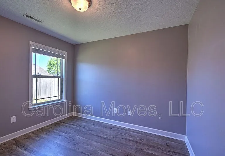 415 Aniken Cir — Photo 16
