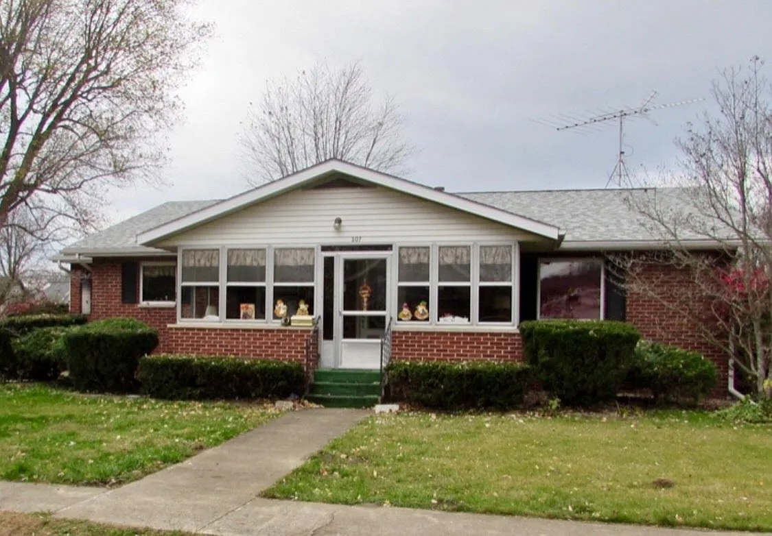 307 N Park Ave photo 1