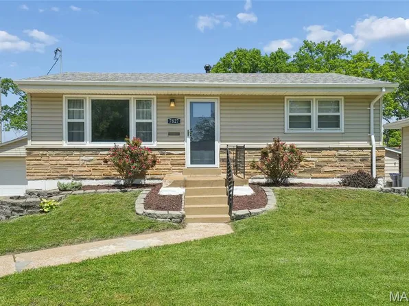 7827 Clymer Dr, Saint Louis, MO 63123