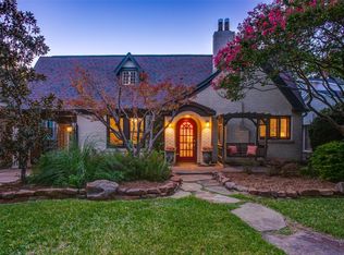 1147 N Clinton Ave, Dallas, TX 75208