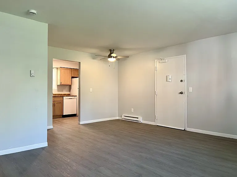 Briarwood Apartments — Photo 11
