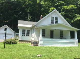 213 Cranes Hollow Rd, Amsterdam, NY 12010