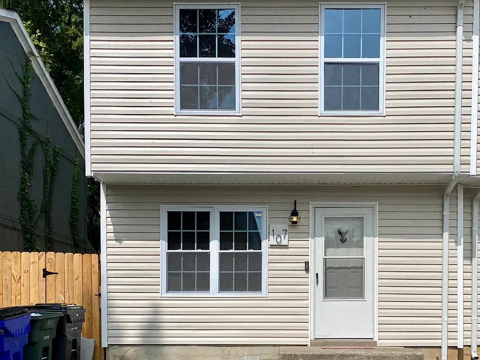 107 Harken Ct