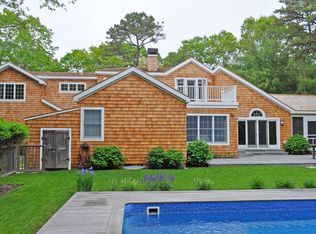 16 Cedar Trl, East Hampton, NY 11937