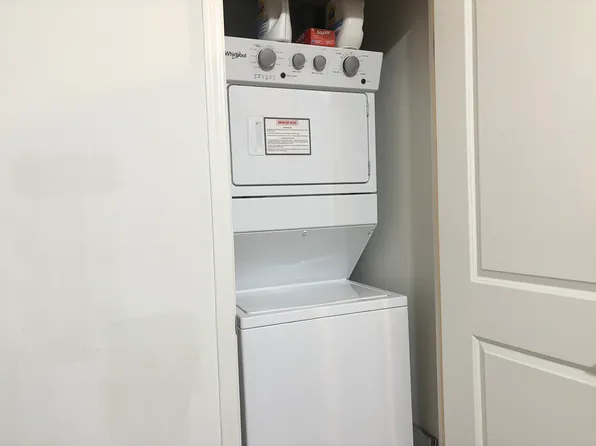 349 Rathburn Rd W, Mississauga, ON