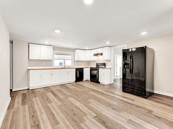 4th image of 802 W Mount Vernon Street