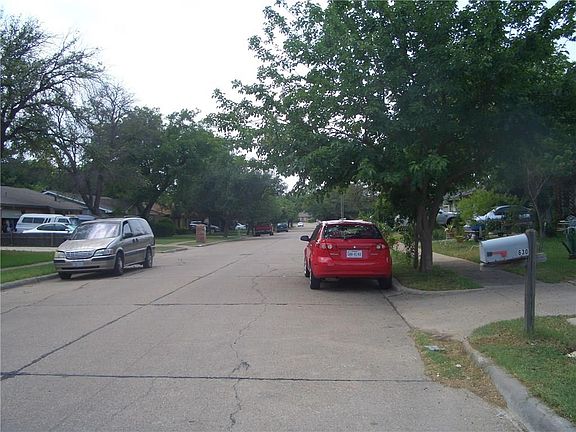 4th image of 630 Country Ln