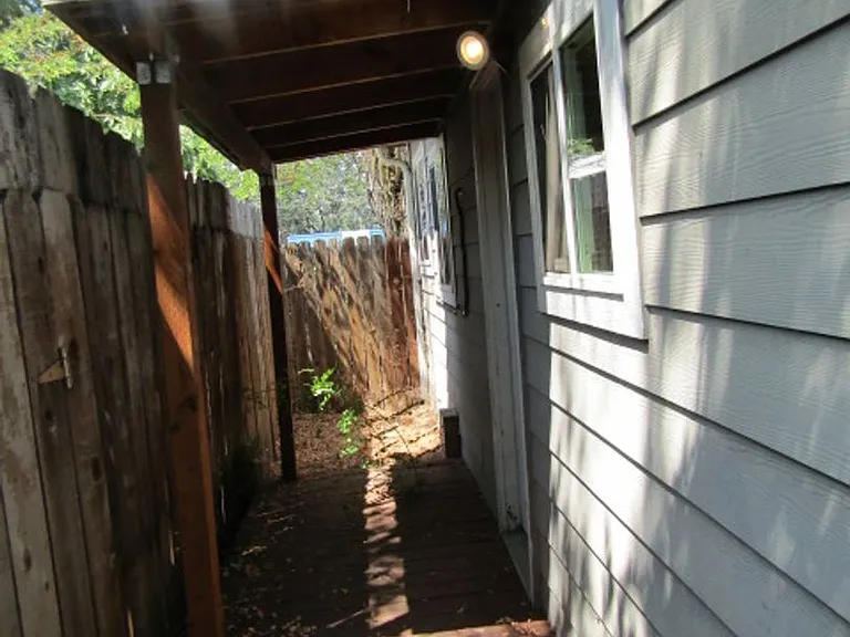 P0155 - 700 2nd Ave A & C — Photo 16