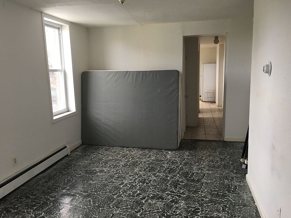 1st image of 811 Montgomery St #301