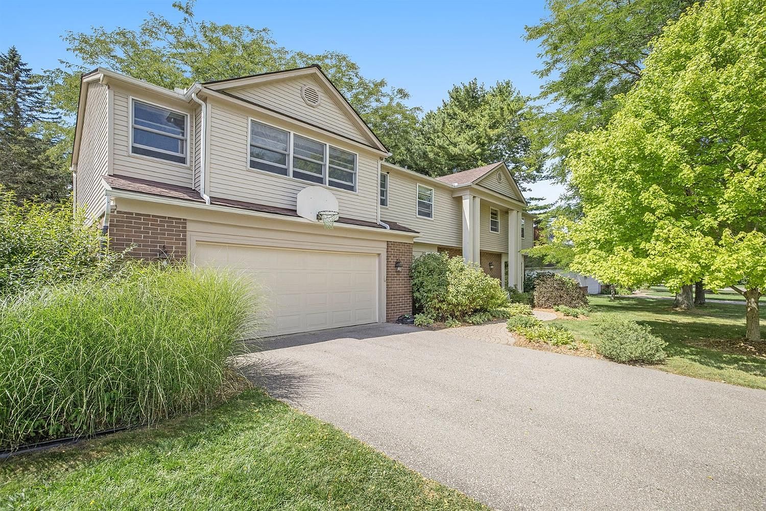 2100 Springwood Ct Ann Arbor Mi 48103 Zillow