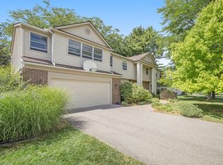 2733 Holyoke Ln, Ann Arbor, MI 48103
