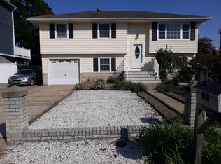 19 Pine Tree Rd, Toms River, NJ 08753