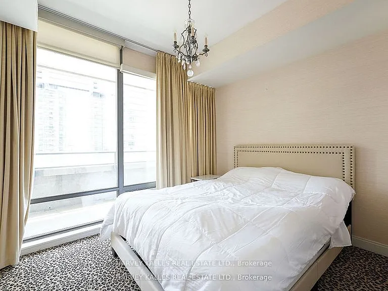 18 Yorkville Ave #1305 — Photo 12