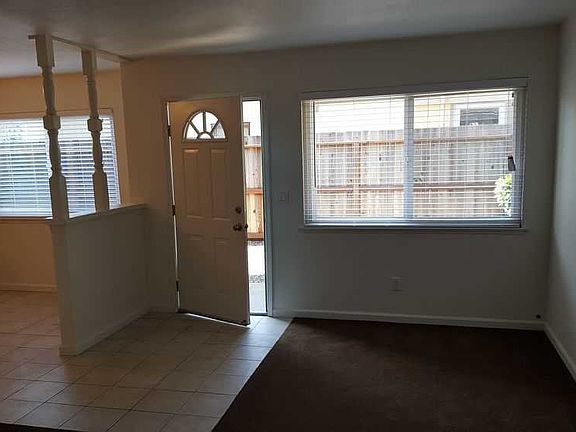 3rd image of 1717-A Beachwood Dr
