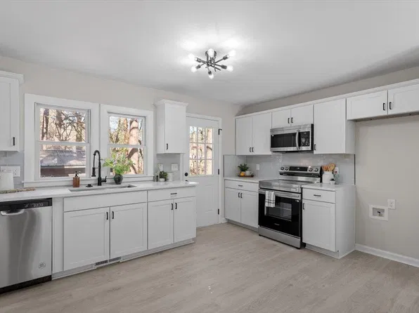 1404 Valley Rd, Garner, NC 27529