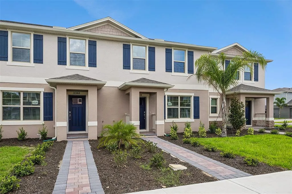 3 bed, 2.5 bath, 1567 sqft, $2,900 — Photo 2