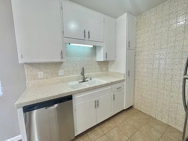 2 bed, $2,495 — Photo 2