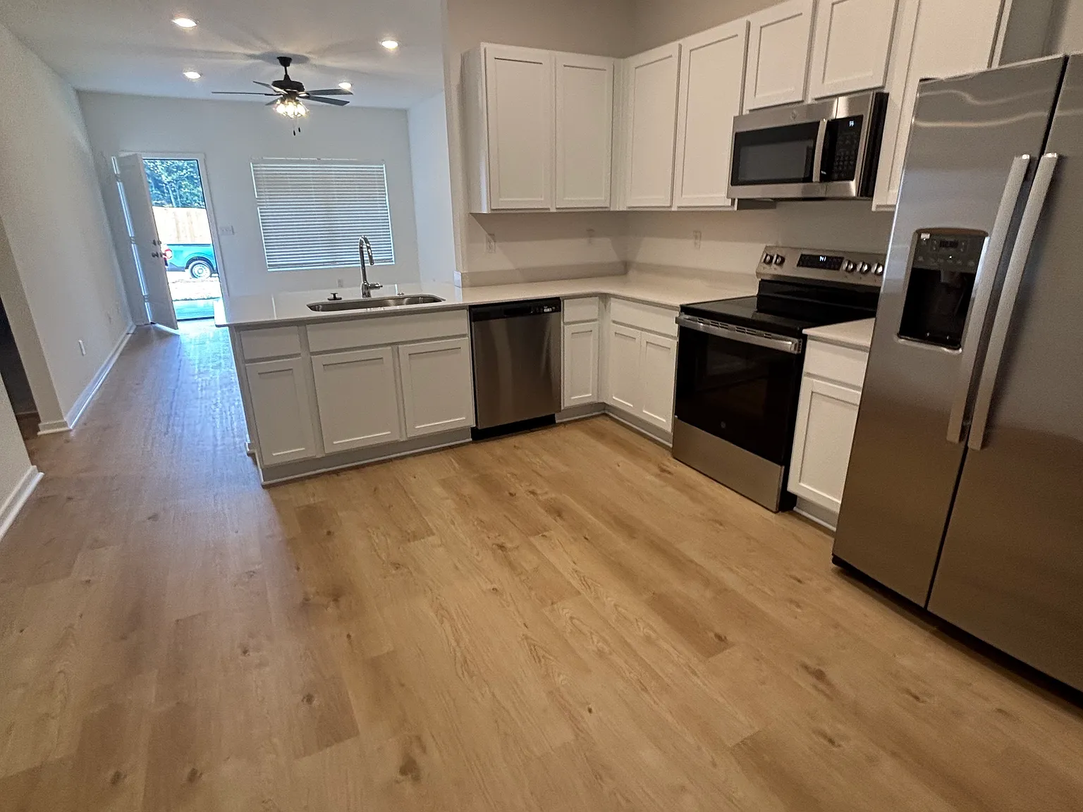 4 bed, 1439 sqft, $1,795 — Photo 3