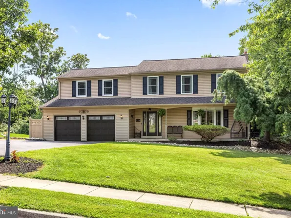 116 Birchwood Dr, Chalfont, PA 18914