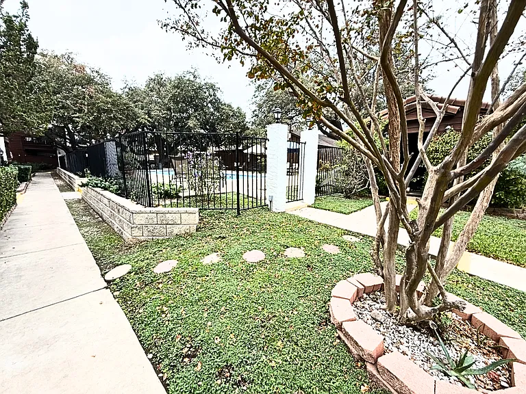 10527 Perrin Beitel Rd #D207 — Photo 13