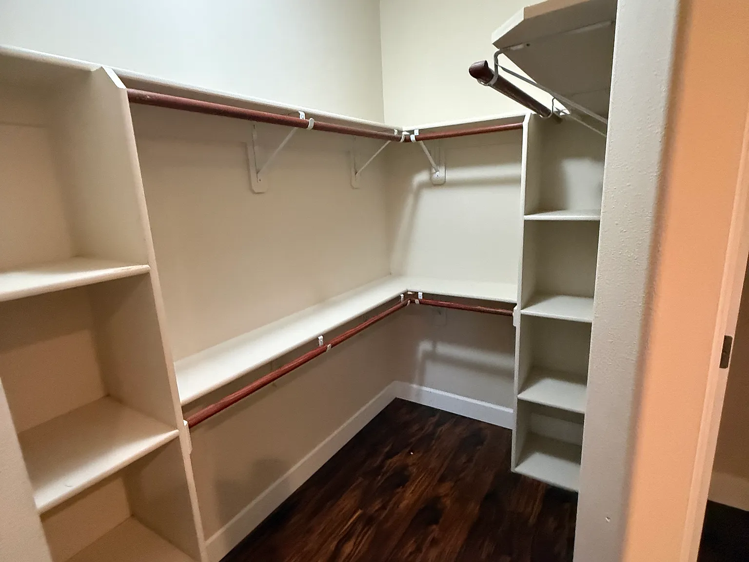 4 bed, 2.5 bath, 2680 sqft, $3,400 — Photo 3