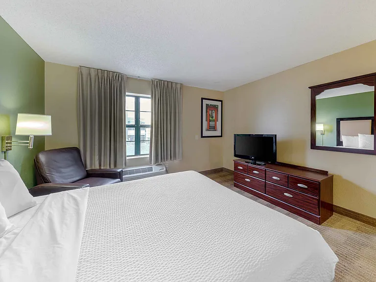 Studio Suite - 1 Queen Bed