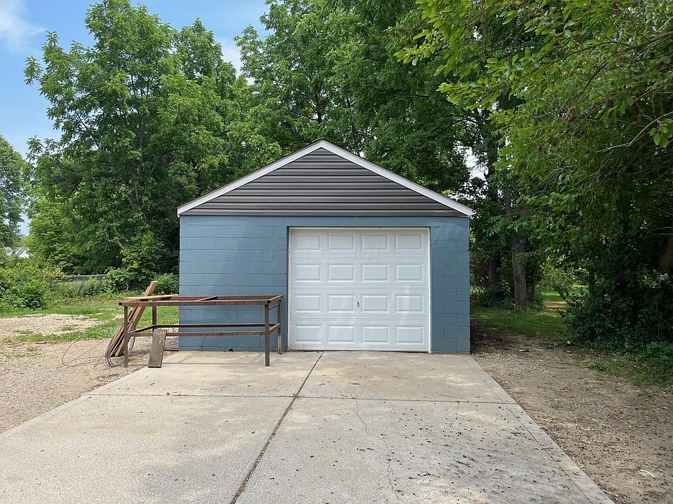 2nd image of 1256 Moler Rd