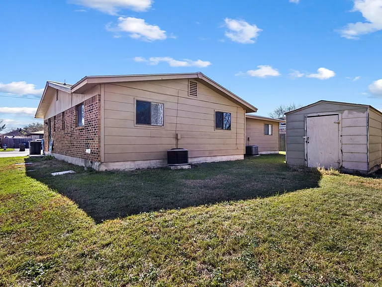 222 Redbud Ln #A — Photo 15