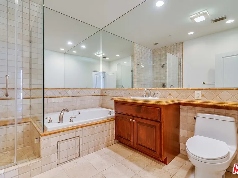 8610 Chalmers Dr #406 — Photo 7