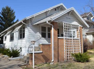 711 6th St, Fairbury, NE 68352