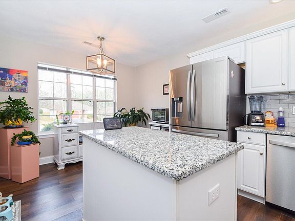 3rd image of 5826 Penn Forest Pl