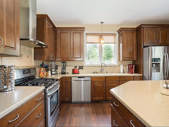 5th image of 5241 Stone Briar Ct SE