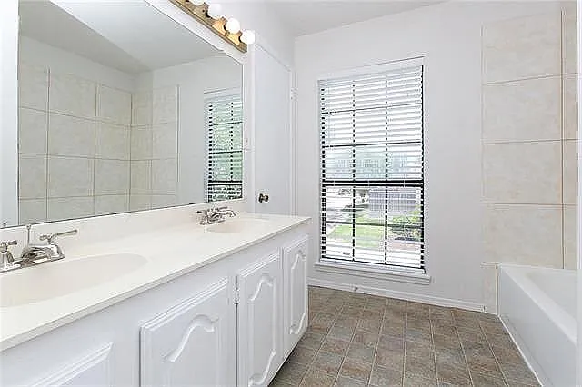 28 Brewster Ct — Photo 42