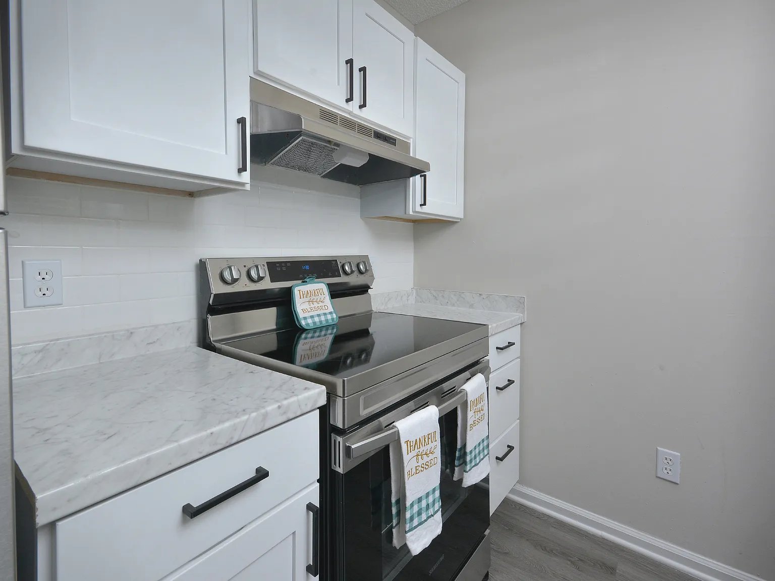 2 bed, 816 sqft, $1,075 — Photo 3