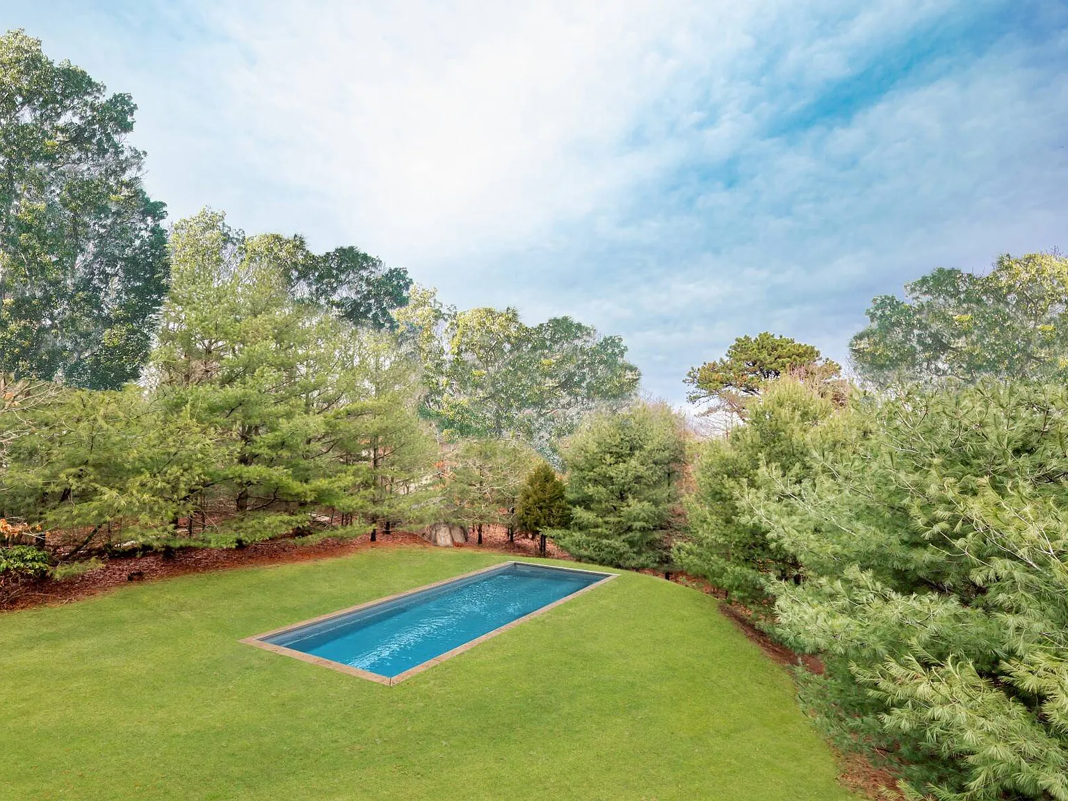 Privacy and Style in East Hampton — Photo 2