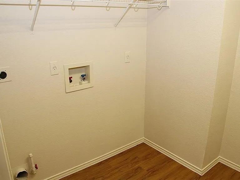3414 Flowstone Ln — Photo 16
