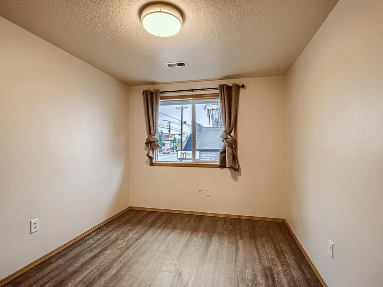 14318 SE Stark St #1 — Photo 19