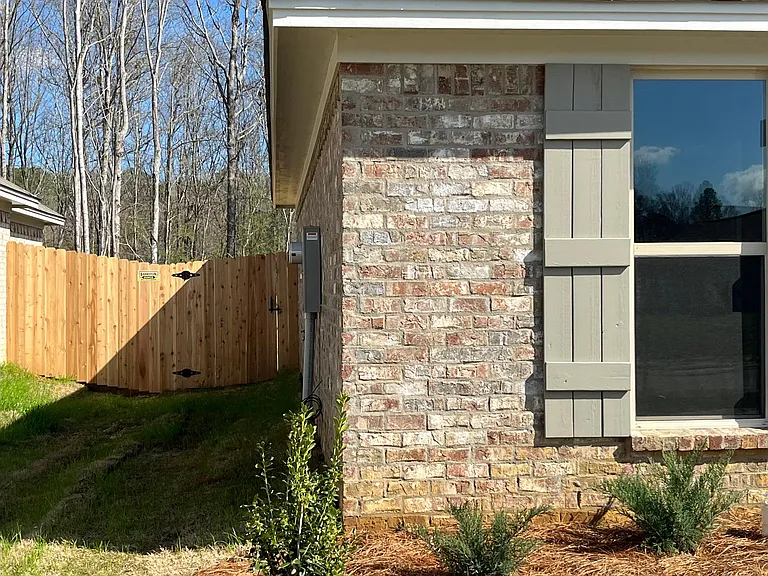 541 Silver Hl — Photo 31