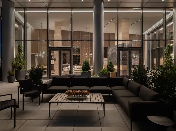 10 Riverside Boulevard image 20 of 31